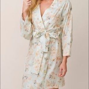 Plum Pretty Sugar Kimono Robe NWT, M